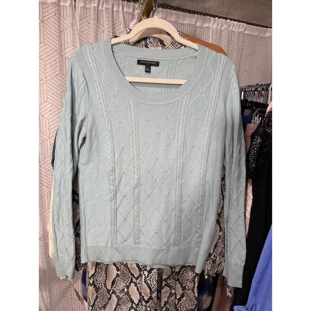 Banana Republic Women’s M light green Lightweight Crew Neck